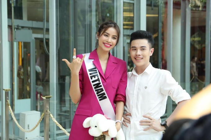 Sự thân thiện của Phạm Hương là một thế mạnh khiến cô ghi điểm với fan của nước bạn Thái Lan.