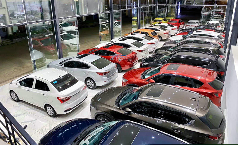 Xe mới tốn kho nhiều nên giá còn giảm, vì vậy giá xe cũ còn rẻ nữa