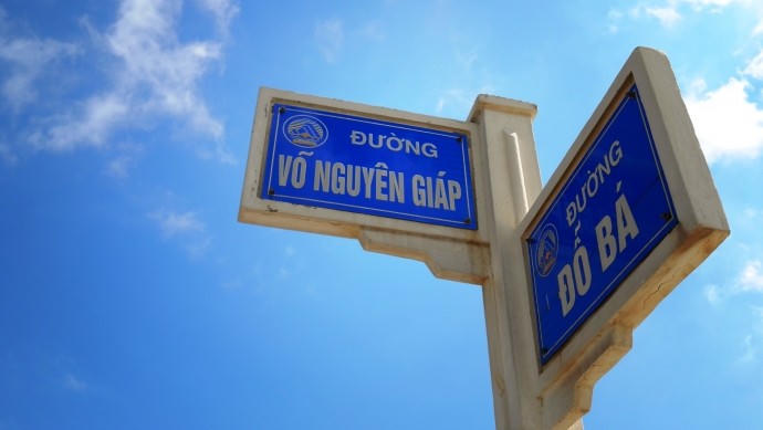 Lắp đặt mã QR Code giới thiệu thông tin tên đường trên địa bàn toàn TP Đà Nẵng. Ảnh minh họa: Báo Giao
