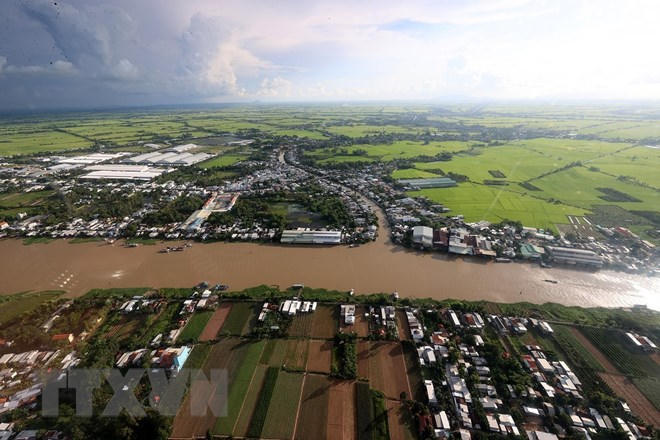 Bộ GTVT cũng tập trung phát triển vận tải biển, vận tải đường thủy, vì hiện nay khu vực này đường thủy rất phát triển.