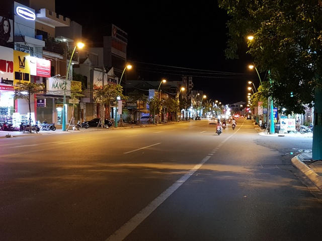 Các trục đường giao thông trở nên yên tĩnh.