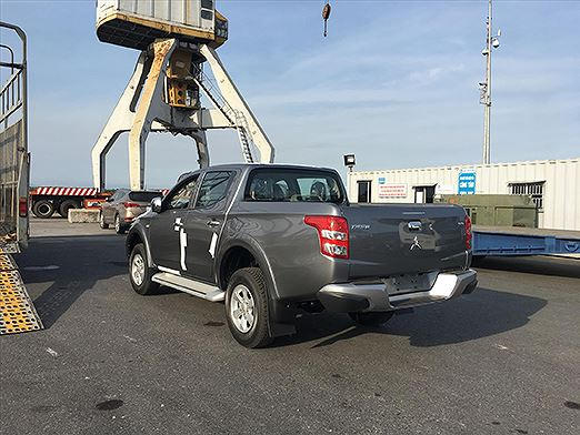 Lợi dụng việc miễn thuế nhập khẩu, một số đối tượng tìm cách nhập khẩu xe núp dưới danh nghĩa biếu tặng về để bán kiếm lời. Ảnh minh họa của: Tuấn Nguyễn