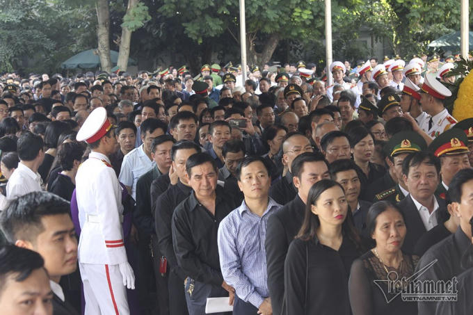 Điều đặc biệt ở đo&agrave;n 800 người v&agrave;o viếng Chủ tịch nước