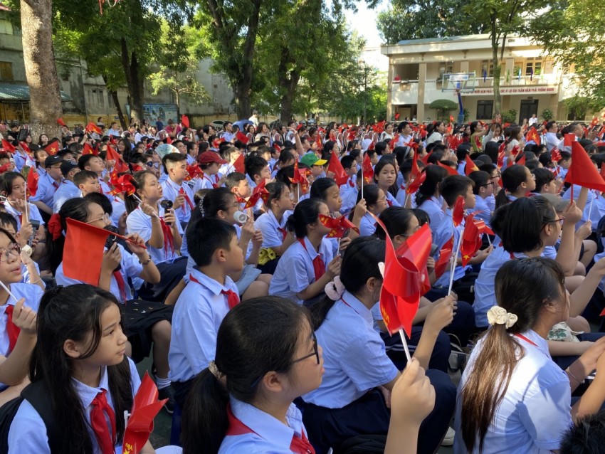 Thầy và trò Trường THCS Đống Đa quyết tâm gặt hái nhiều thành công, tiếp tục khẳng định vị thế là một trong những lá cờ tiên phong của ngành giáo dục Thủ đô.