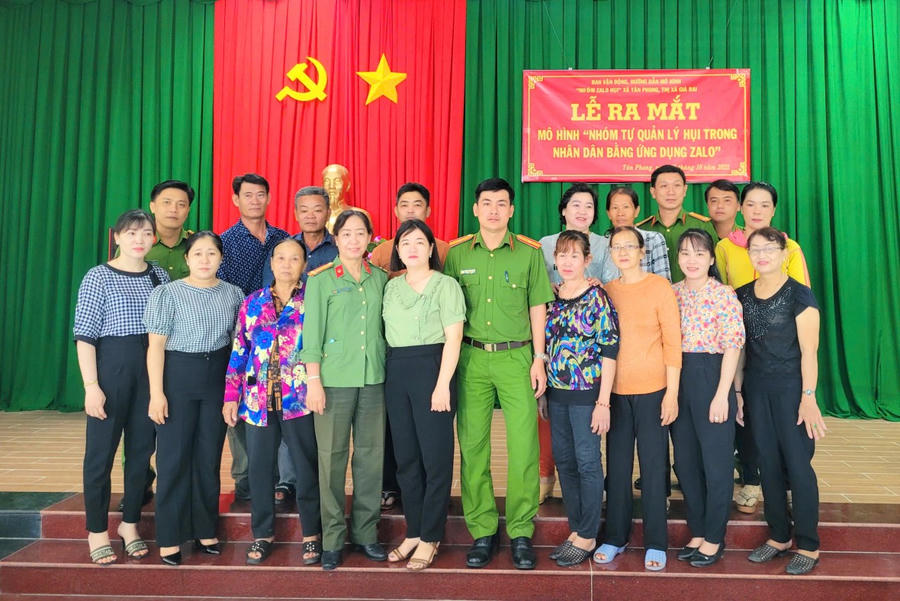 Ra mắt Ban Chỉ đạo mô hình “Tổ quản lý hụi trong Nhân dân bằng ứng dụng Zalo”.