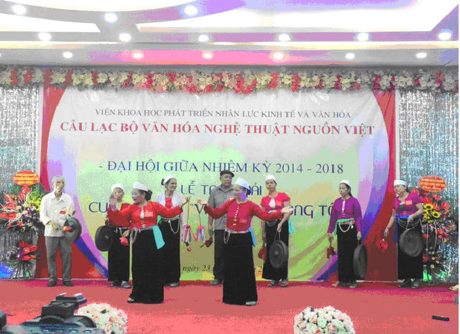 Tiết mục văn nghệ chi nhánh tỉnh Hòa Bình.