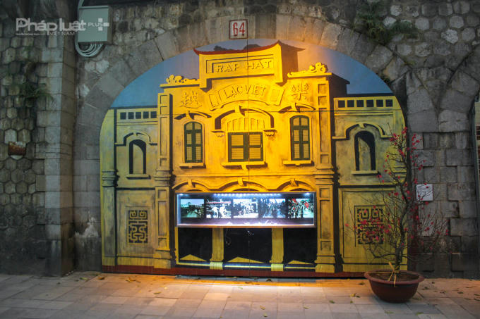 Các danh thắng, địa điểm và khung cảnh đậm chất Hà Nội đã được tại hiện lại tại đây.