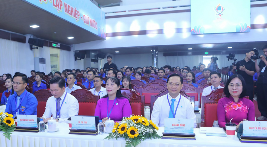 Các đại biểu tham dự đại hội.