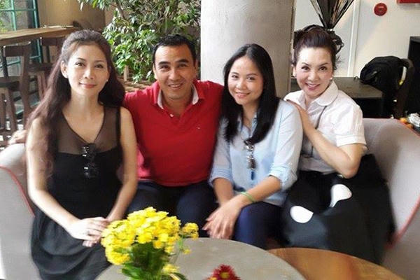 Diễm Hương và những người bạn cũ trong dịp tết Ất Mùi vừa qua. Ảnh: internet.