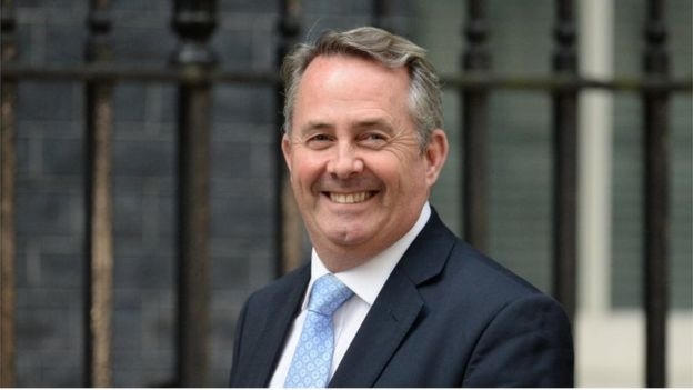Bộ trưởng Thương mại Quốc tế Liam Fox từng là cựu Bộ trưởng Quốc phòng của Anh. Trên cương vị mới, vai trò của ông được hy vọng sẽ thúc đẩy quan hệ hợp tác thương mại của Anh với các quốc gia ngoài EU như Trung Quốc và Ấn Độ. (Ảnh: Getty)