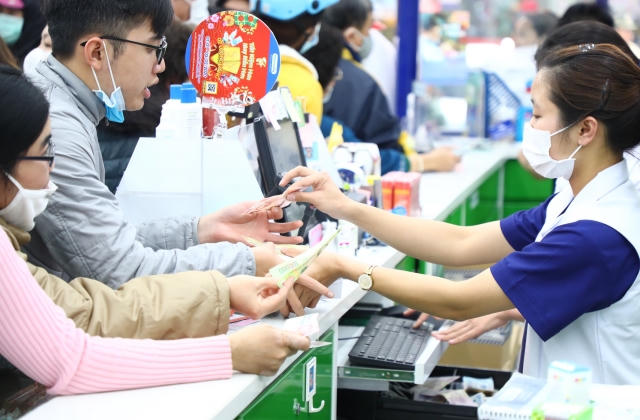 Hành vi thu gom và bán lại khẩu trang y tế sử dụng một lần: Sẽ xử lý nghiêm