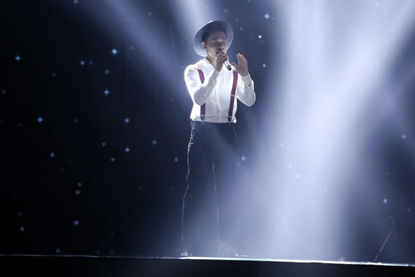 Tùng Anh hiện đang là sinh viên của trường Học viện âm nhạc quốc gia Việt Nam.