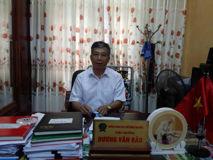 Thầy Dương Văn Bảo - Hiệu Trưởng Trường THPT Tam Nông vô cùng phấn khởi về thành tích đã đạt được trong kỳ thi THPT Quốc Gia 2017.