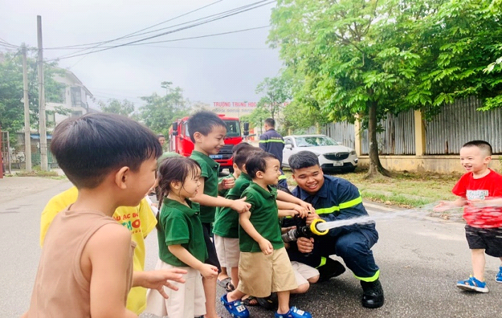 Trang bị kiến thức, kỹ năng về PCCC cho trẻ em.