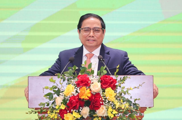 Thủ tướng: Ngành ngân hàng cần thúc đẩy chuyển đổi số, cố gắng mỗi người dân có 1 tài khoản