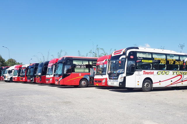 Hàng trăm xe khách nằm