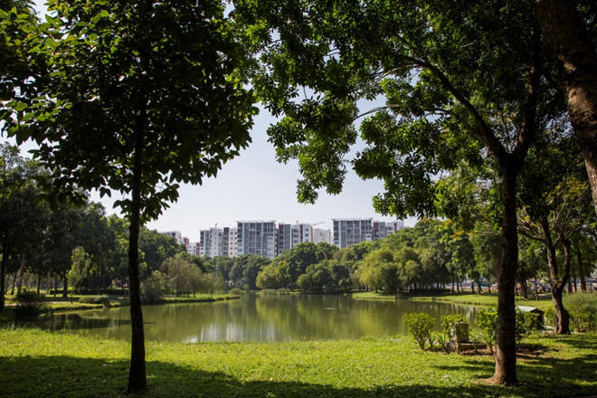 Mảng xanh được đầu tư kỹ lưỡng tại Celadon City, chiếm đến 16/82 ha diện tích.