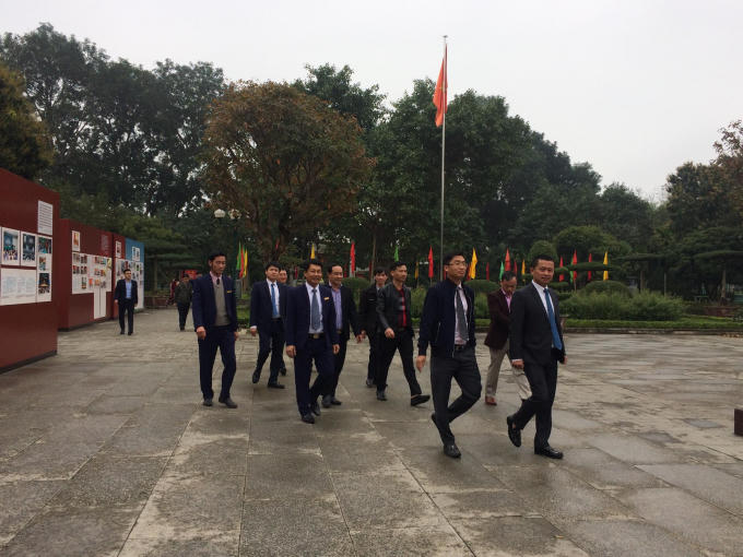 D&ograve;ng người d&acirc;ng hương tại khu di t&iacute;ch Kim Li&ecirc;n ng&agrave;y mồng 1 Tết