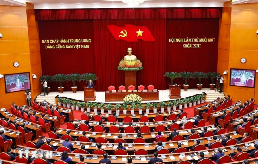 Phiên bế mạc Hội nghị Trung ương lần thứ 11