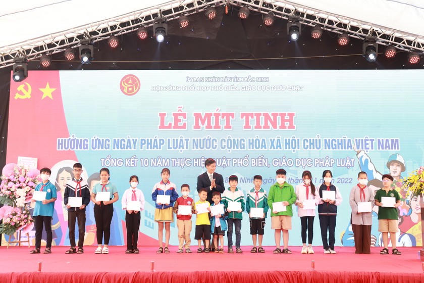 M&iacute;t tinh hưởng ứng Ng&agrave;y Ph&aacute;p luật Việt Nam tại Bắc Ninh ảnh 12