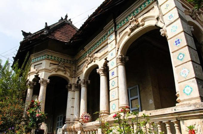 Ban h&agrave;nh ti&ecirc;u ch&iacute; đ&aacute;nh gi&aacute; biệt thự cũ