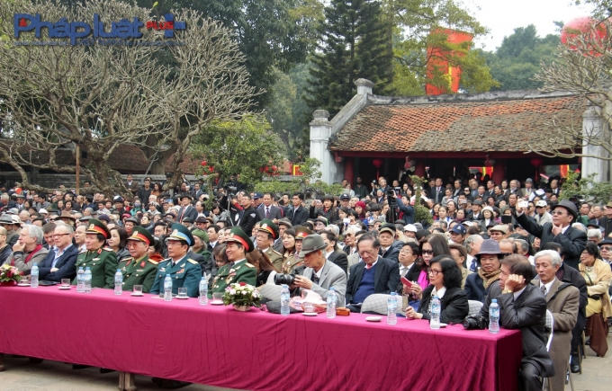 Nhiều thành phần tham gia Ngày Thơ Việt Nam 2016.