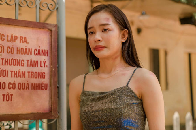 Yên “cô tiên” – diễn viên Châu Uyên – hoa khôi của xóm trọ với ước mơ cao cả là dùng tình dục để chữa bệnh cho những người đàn ông lớn tuổi.