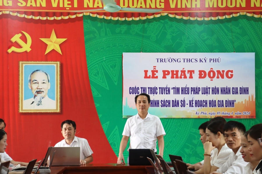 Trường THCS Kỳ Phú, huyện Kỳ Anh là một trong những đơn vị có số lượng cán bộ công nhân viên tích cực tham gia cuộc thi.