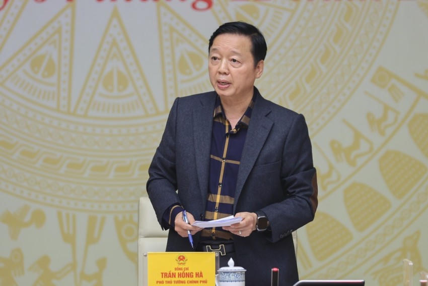 Phó Thủ tướng Trần Hồng Hà phát biểu tại phiên họp.
