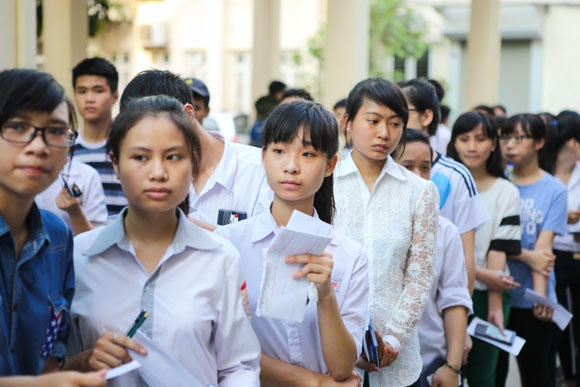 Thí sinh xét tuyển tại ĐH Quốc gia. Ảnh: Tùng Anh.