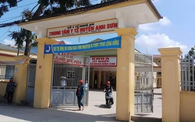 Niêm phong thuốc điều tra nguyên nhân bé 3 tuổi tử vong khi phẫu thuật tại Trung tâm y tế huyện