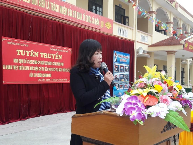 Cô Chu Thị Thúy, Hiệu trưởng Nhà trường phát biểu tại buổi lễ.