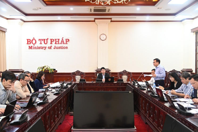 toan-canh-cuoc-hop-6364