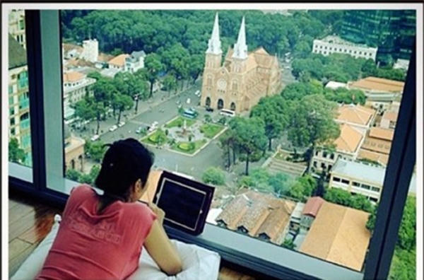 Ngôi nhà được cho là của nữ ca sĩ tại TP HCM gần Nhà thờ Đức Bà có giá hàng triệu đô.