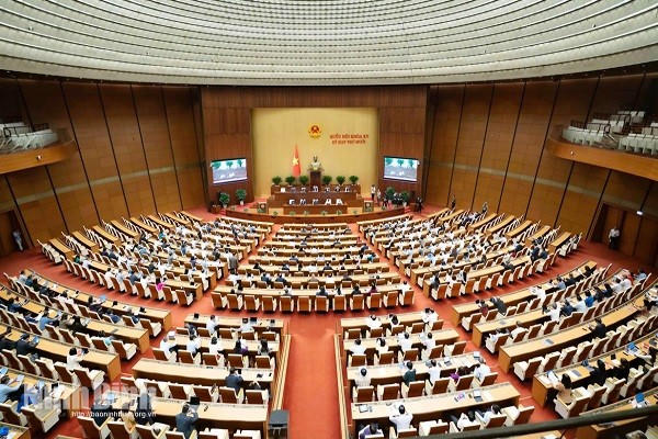 Quang cảnh phiên thảo luận tại Hội trường Diên Hồng sáng 30/10.