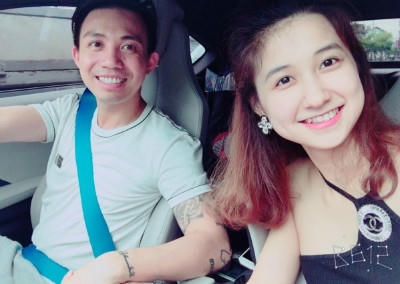 Họ quấn quýt bên nhau và không quên công khai hình ảnh lên mạng xã hội.