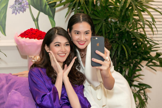 Diễn viên Anh Thư tư vấn làm đẹp cho Á hậu Thuỳ Dung trước khi thi Hoa hậu Quốc tế