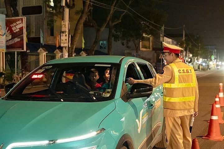 Gần 2.200 tài xế vi phạm nồng độ cồn bị xử lý trong ngày mùng 4
