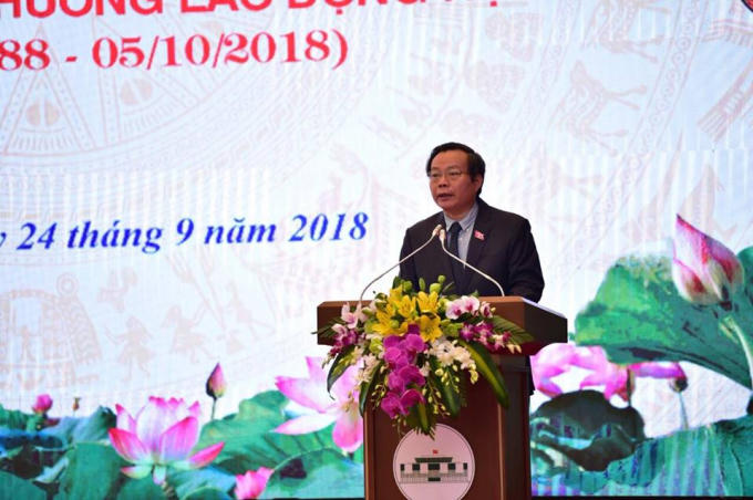 Phó Chủ tịch Quốc hội Phùng Quốc Hiển phát biểu tại buổi lễ.