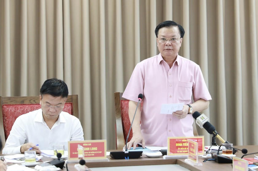 Bí thư Thành ủy Hà Nội Đinh Tiến Dũng phát biểu chỉ đạo.