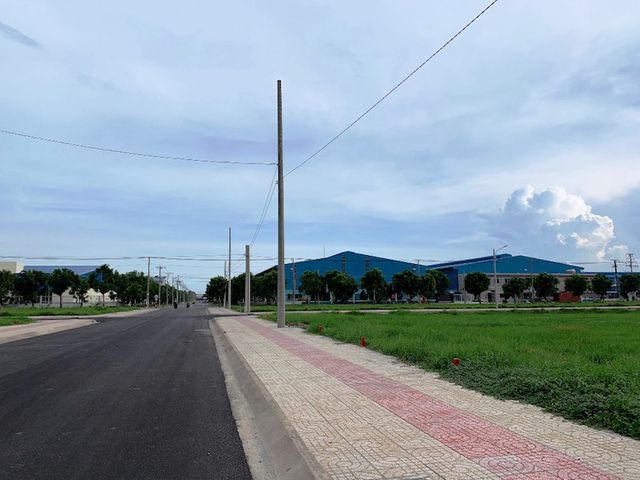 Khu dân cư thi công gần xong hạ tầng mới bị phát hiện chưa có Giấy phép xây dựng.