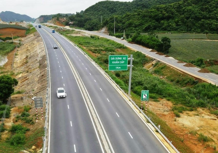 Đề xuất gần 16.000 tỷ đồng đầu tư cao tốc Việt Trì - Hòa Bình quy mô 4 làn xe. (Hình minh hoạ)