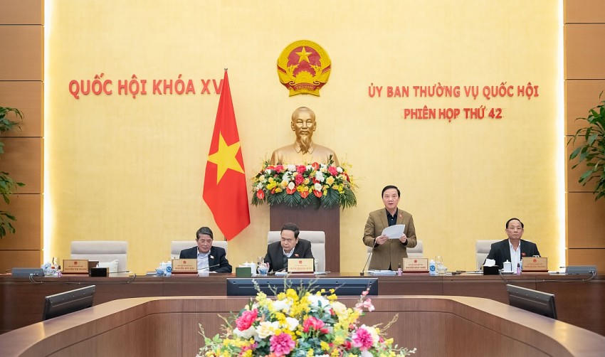 Phó Chủ tịch Quốc hội Nguyễn Khắc Định điều hành nội dung Phiên họp