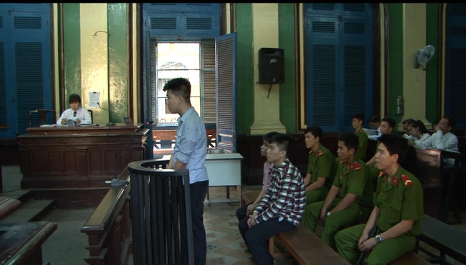 Các bị cáo tại phiên xét xử sơ thẩm.
