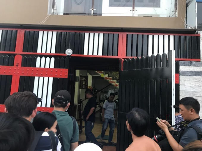 Cảnh sát đang khám nhà Phúc XO .