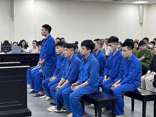 Nhóm bị cáo tại phiên tòa