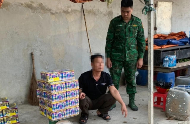Phát hiện đối tượng giấu pháo lậu trong nhà nuôi yến
