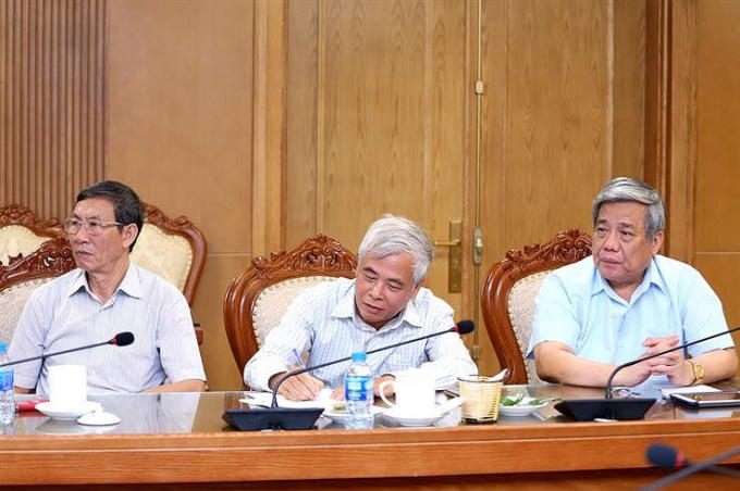 Các đại biểu tại tọa đàm.