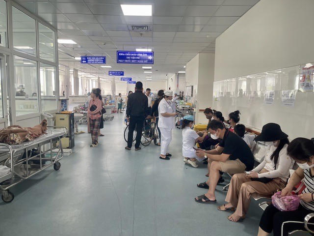 Bệnh nhân vào Bệnh viện Vũng Tàu cấp cứu sau khi ăn bánh mì.