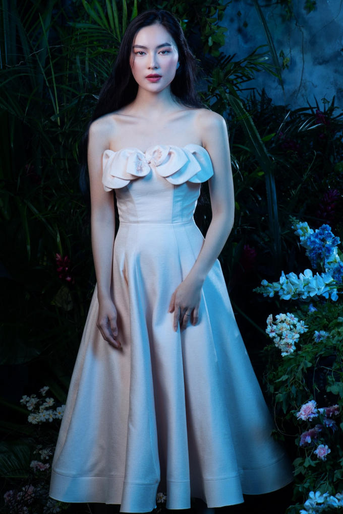 Đặng Thu Thảo c&ugrave;ng d&agrave;n người đẹp ngời ngời kh&iacute; chất với thời trang Xu&acirc;n H&egrave;